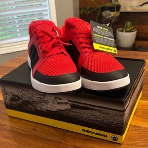 NWT New Sea-Doo BRP Red Black Low Cut Mesh Uppers Water Shoes Size 10
